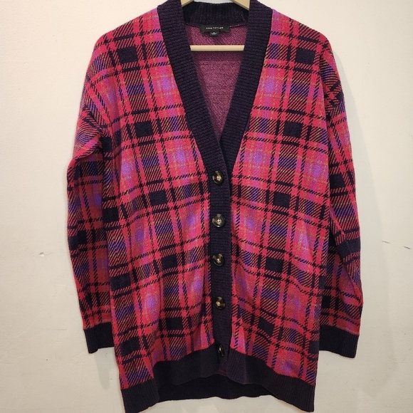 Ann Taylor Plaid Boyfriend V-Neck Cardigan Sweater Size Medium - Picture 1 of 7